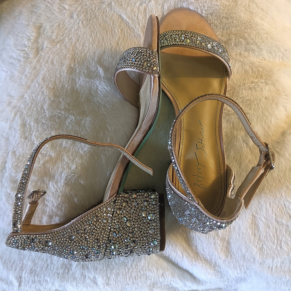 Blue by Betsey Johnson Mari sandal in Champagne